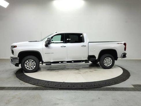 Used 2024 Chevrolet Silverado 2500 LTZ w/ LTZ Convenience Package AWD/4WD image 5