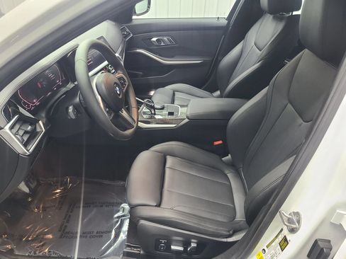 Used 2019 BMW 330i Sedan w/ M Sport Package RWD image 23