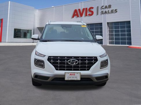 Used 2025 Hyundai Venue SEL FWD image 10