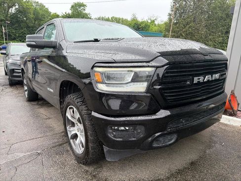 Used 2023 RAM 1500 Laramie AWD/4WD image 3