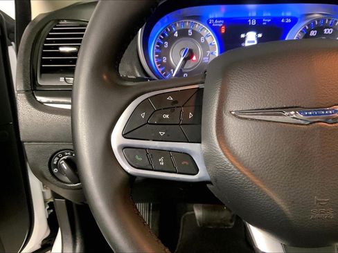 Used 2023 Chrysler 300 Touring w/ Sport Appearance Package RWD image 18