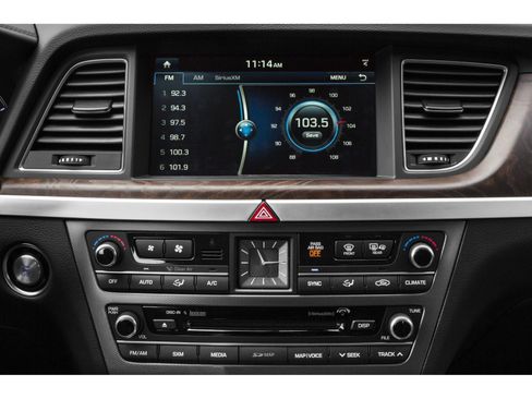 Used 2015 Hyundai Genesis 5.0 RWD image 7