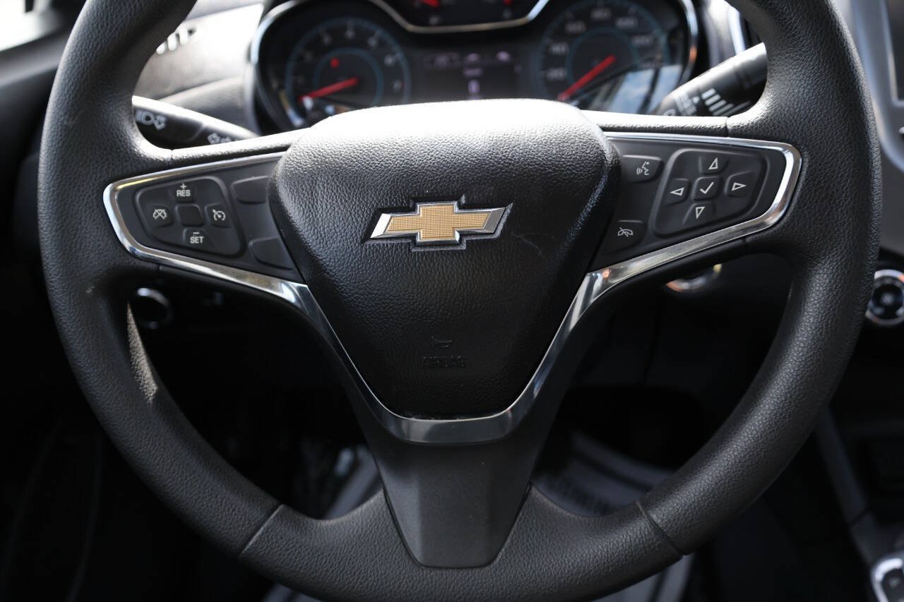 Used 2018 Chevrolet Cruze LT w/ Convenience Package FWD image 18