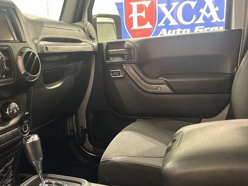 Used 2015 Jeep Wrangler Unlimited Sport w/ Quick Order Package 24S AWD/4WD image 13