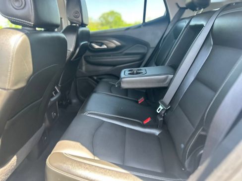 Used 2024 GMC Terrain SLT AWD/4WD image 30