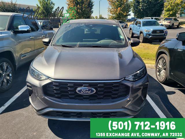 Used 2023 Ford Escape ST-Line w/ Tech Pack #1 FWD image 2