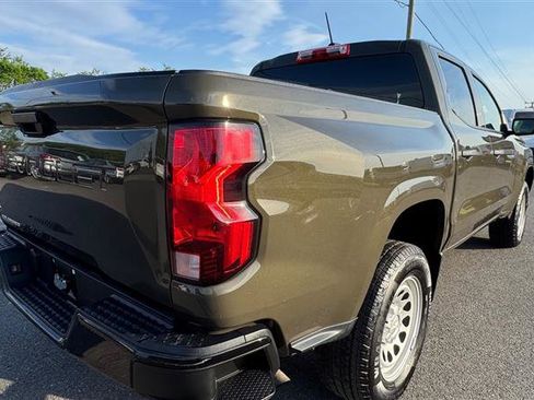 Used 2023 Chevrolet Colorado W/T image 31