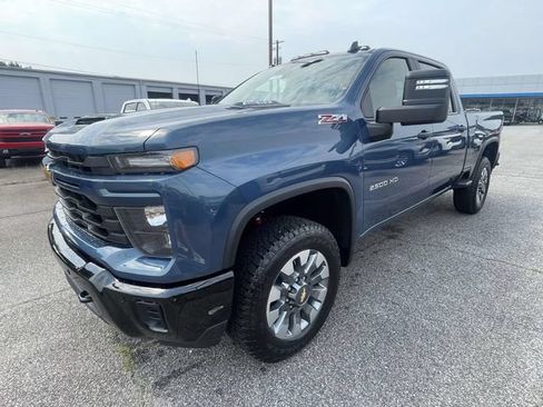 New 2026 Chevrolet Silverado 2500 Custom w/ Custom Value Package AWD/4WD image 7