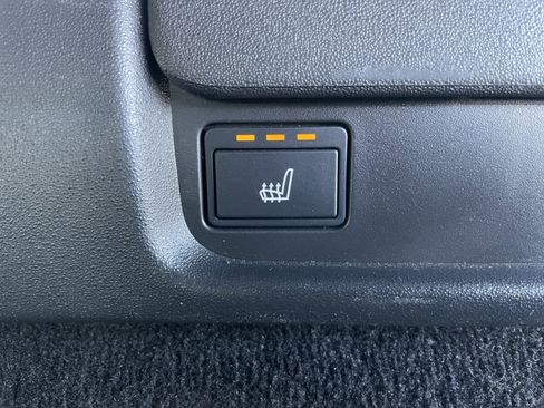 Used 2024 Land Rover Discovery Dynamic SE image 42