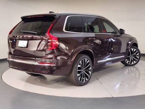 New 2025 Volvo XC90 T8 Core image 2