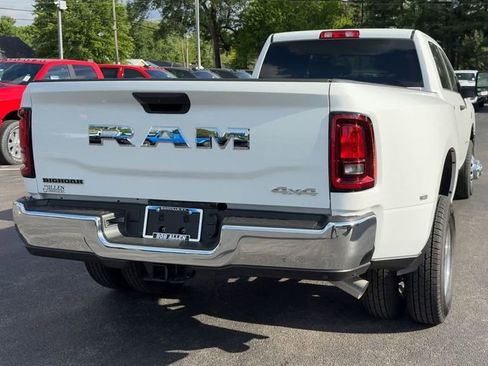New 2026 RAM 3500 Big Horn AWD/4WD image 6