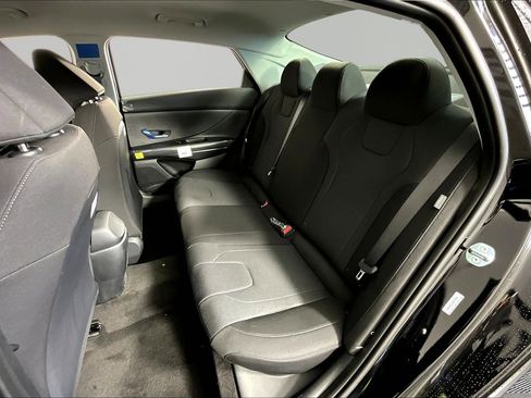 New 2026 Hyundai Elantra SE FWD image 17