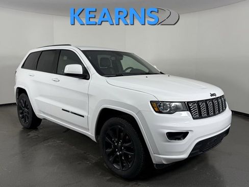 Used 2020 Jeep Grand Cherokee Altitude image 1