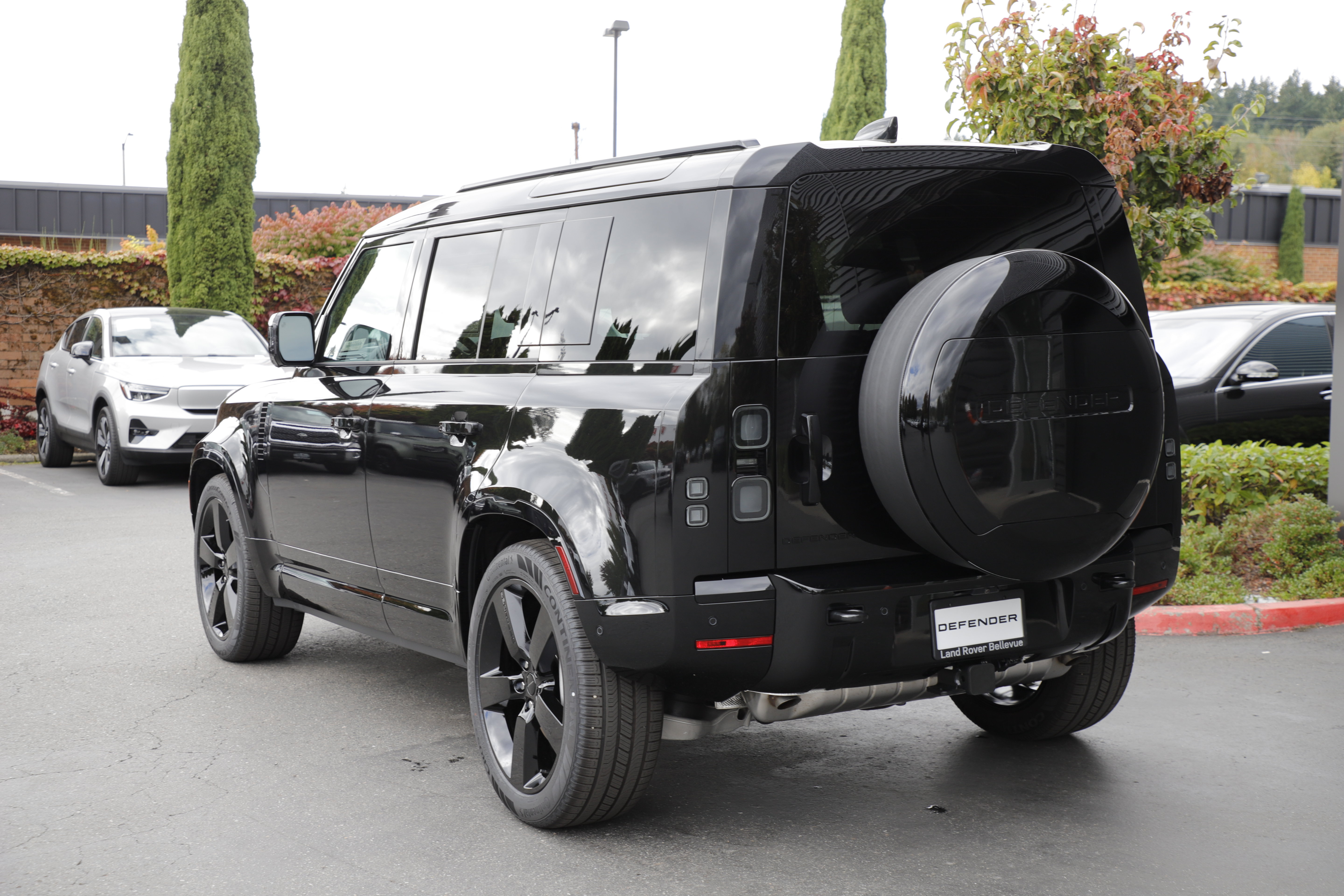 New 2026 Land Rover Defender 110 X-Dynamic SE AWD/4WD image 8