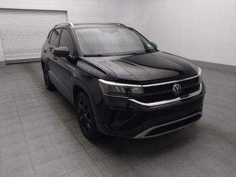 Used 2023 Volkswagen Taos SE w/ Panoramic Sunroof Package FWD image 13