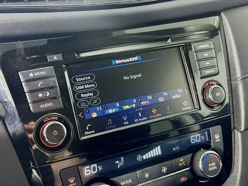 Used 2019 Nissan Rogue SV image 23