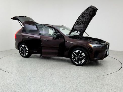 New 2026 Volvo XC60 B5 Plus w/ Climate Package image 10