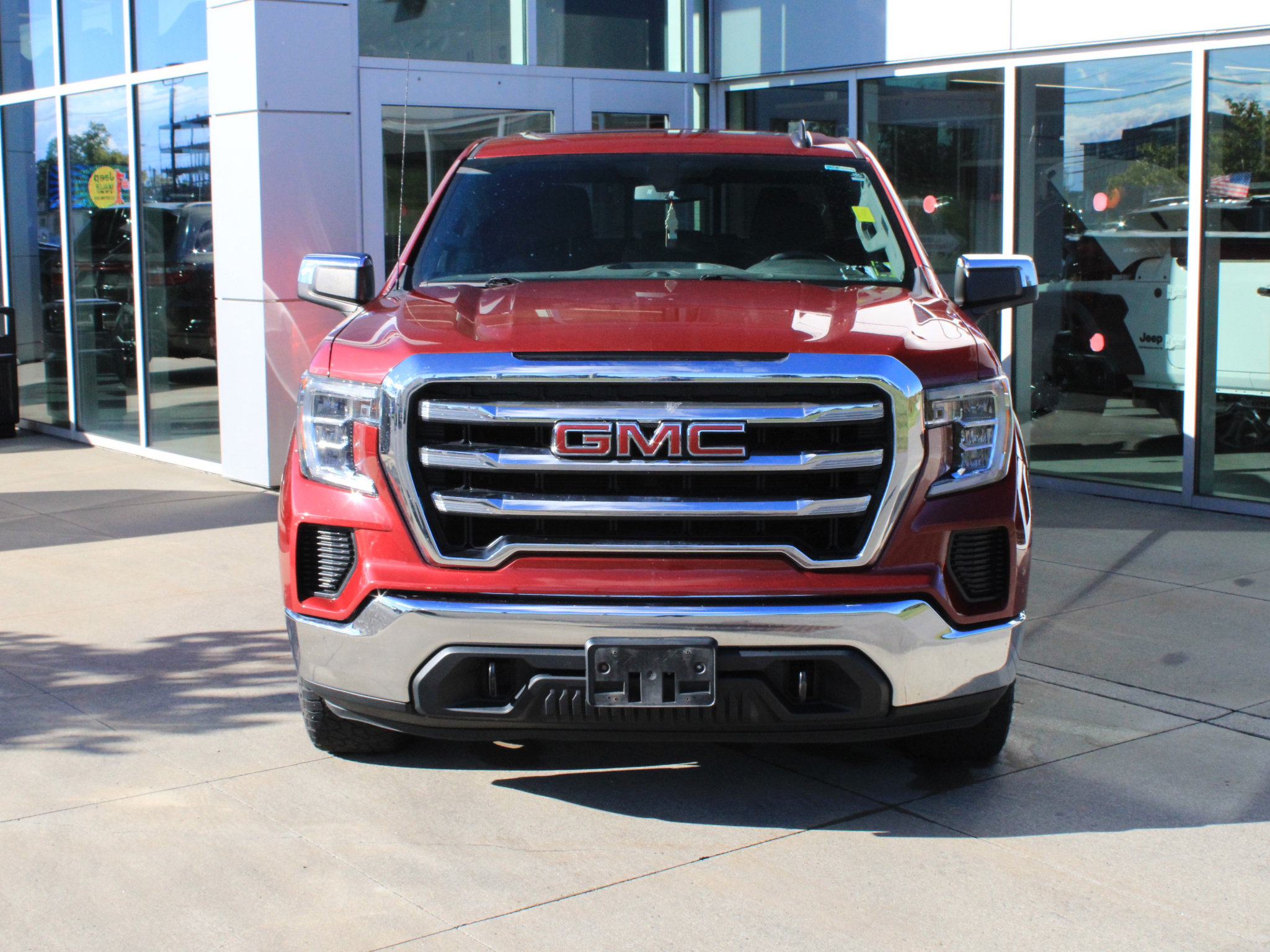 Used 2020 GMC Sierra 1500 SLE w/ SLE Value Package AWD/4WD image 2