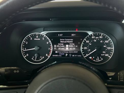 Used 2023 Nissan Pathfinder SL FWD image 15