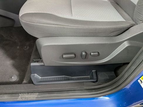 Used 2017 Ford Escape SE FWD image 12