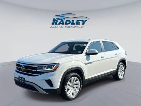 Used 2022 Volkswagen Atlas Cross Sport SE image 3