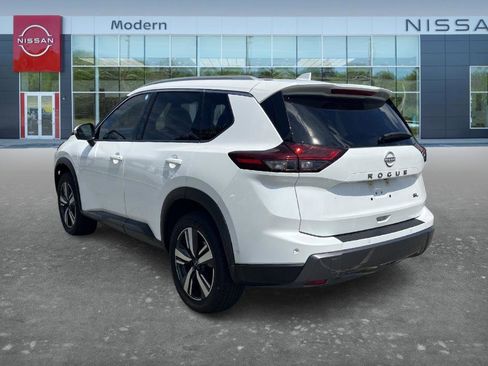 Certified 2025 Nissan Rogue SL FWD image 7