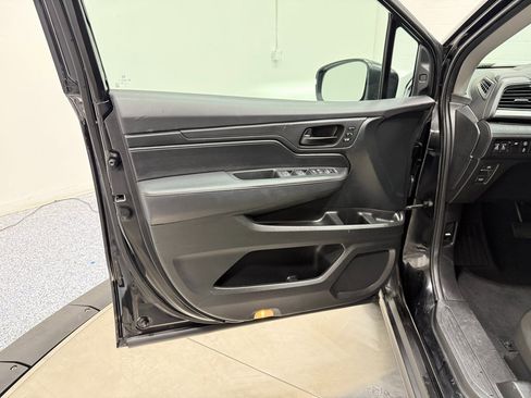 Used 2023 Honda Odyssey EX-L image 9