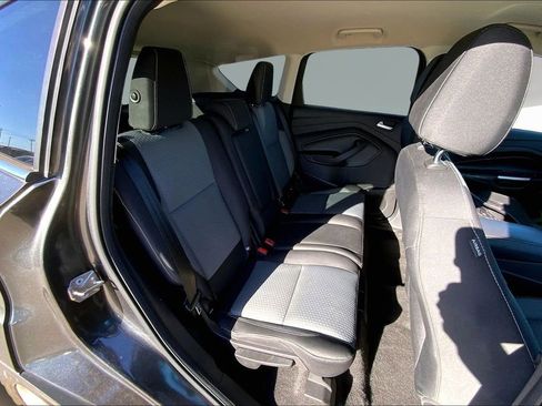 Used 2017 Ford Escape SE image 25