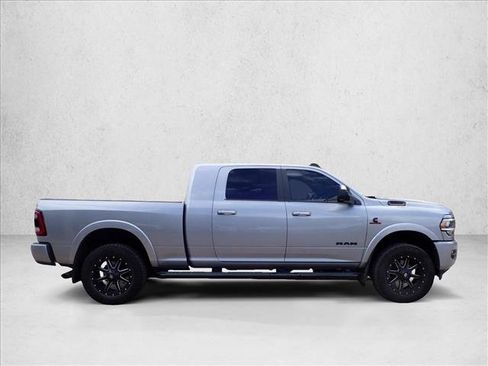 Used 2022 RAM 3500 Laramie AWD/4WD image 4