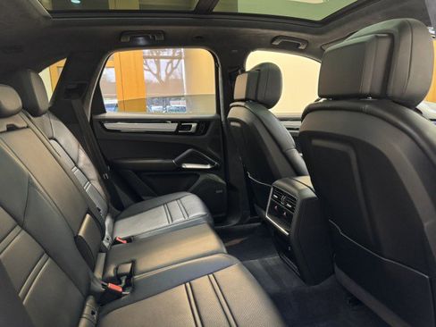 Used 2021 Porsche Cayenne Turbo image 15