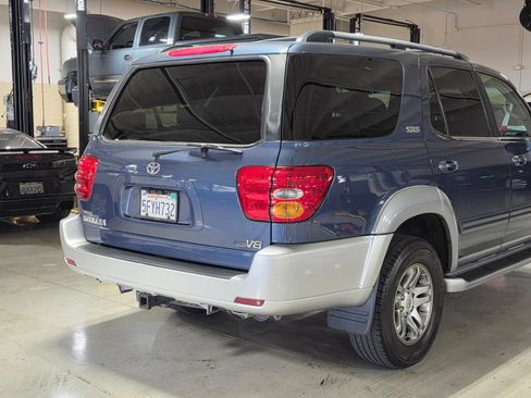 Used 2004 Toyota Sequoia SR5 RWD image 12