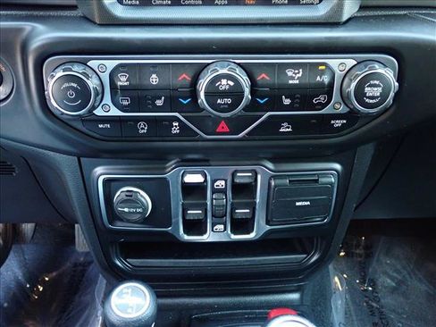 Used 2021 Jeep Wrangler Unlimited Sport AWD/4WD image 17