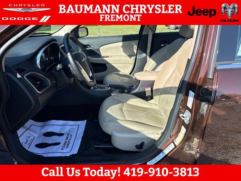 Used 2012 Chrysler 200 Limited FWD image 9