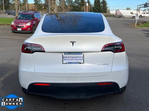 Used 2021 Tesla Model Y Long Range image 6