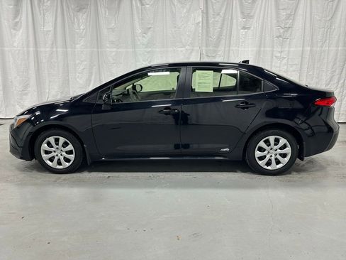 Used 2025 Toyota Corolla LE image 4