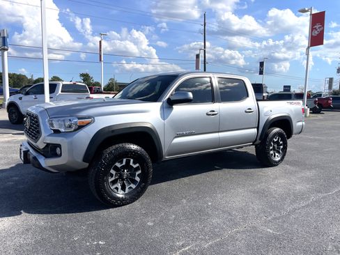 Used 2023 Toyota Tacoma TRD Off-Road w/ Technology Package image 7
