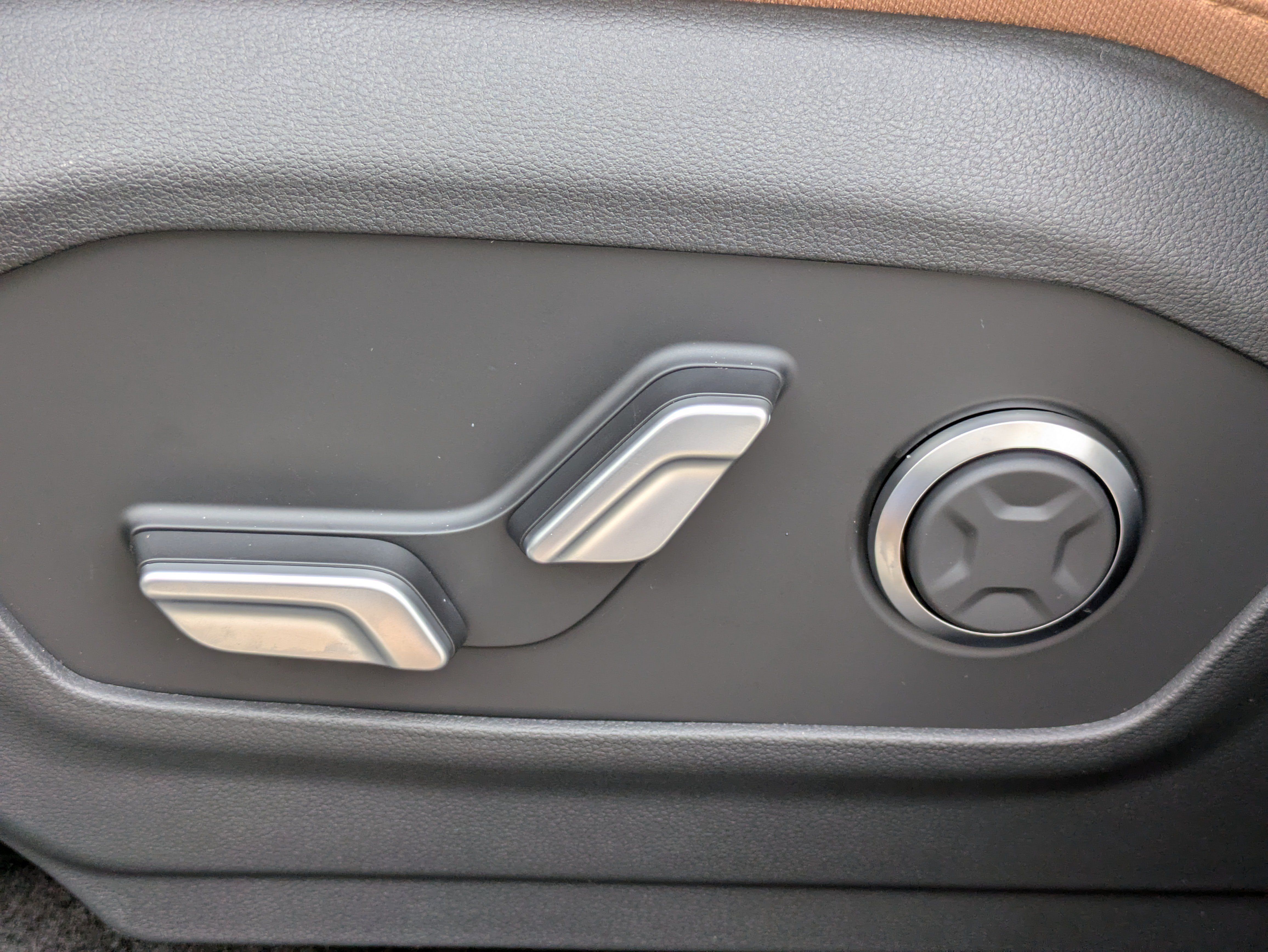 New 2027 Hyundai Santa Fe Limited FWD image 18