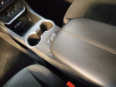 Used 2021 GMC Terrain SLE w/ Elevation Edition AWD/4WD image 26