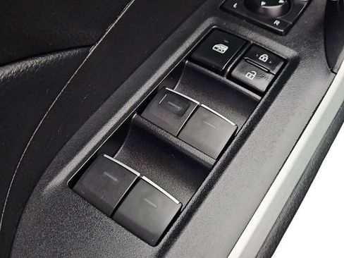 Used 2022 Toyota RAV4 XLE w/ Convenience Package image 19