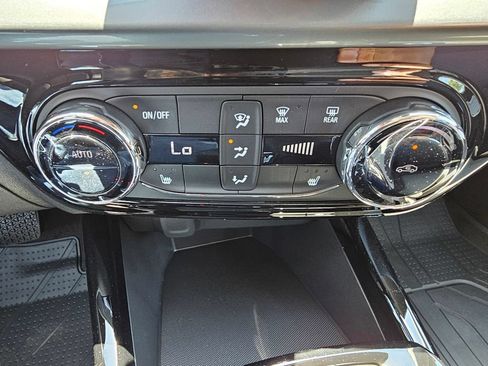New 2026 Chevrolet Trax LT w/ Driver Confidence Package FWD image 28
