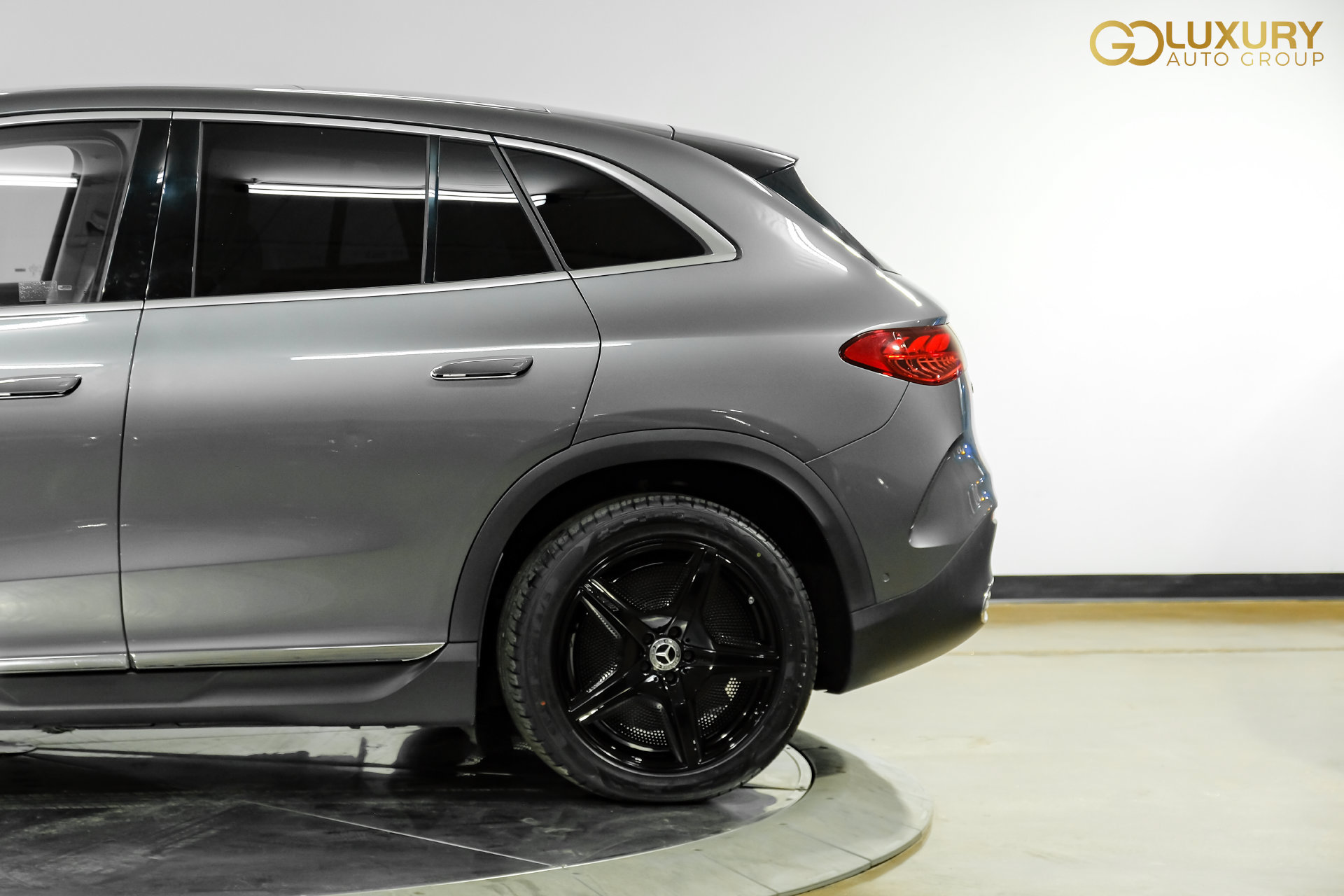 Used 2023 Mercedes-Benz EQE 350+ SUV w/ AMG Line Exterior Package image 15