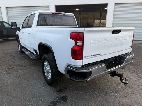 Used 2024 Chevrolet Silverado 2500 LT image 3