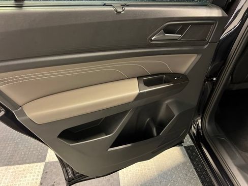 Certified 2023 Volkswagen Atlas SE w/ Panoramic Sunroof Package FWD image 18