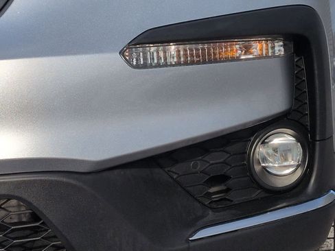 Used 2020 Honda Pilot Touring image 11