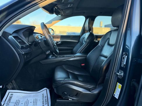 Used 2020 Volvo XC90 T6 Momentum w/ Protection Package image 12