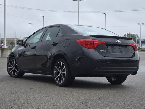 Used 2017 Toyota Corolla SE w/ Carpet Mat Package (TMS) FWD image 10