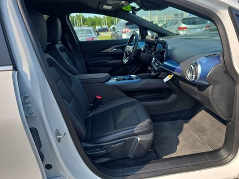 Used 2024 Chevrolet Equinox EV LT image 26