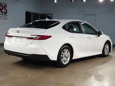 Used 2025 Toyota Camry LE w/ Convenience Package FWD image 7