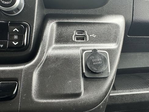 Used 2023 RAM ProMaster 2500 image 31