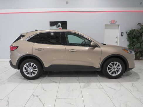 Used 2020 Ford Escape SE AWD/4WD image 2
